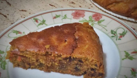 TORTA CON OKARA E SUCCO UVA E CAROTA