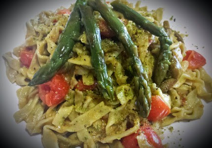 FETTUCCINE AGLI ASPARAGI ( con profumo di zucchine)