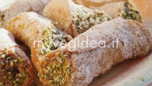 CANNOLI SICILIANI veg con ricotta di mandorle e soia